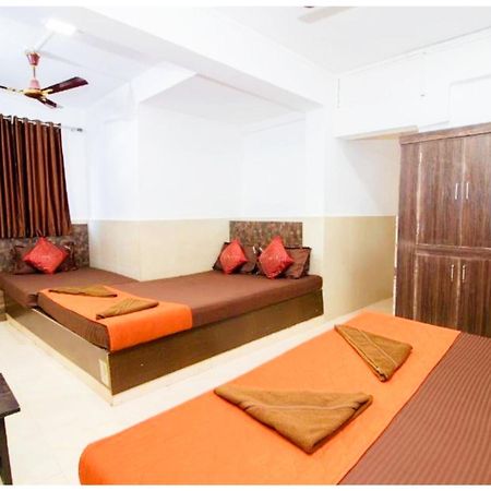 Hotel Premium Travellers # Inn Near Temple - Fully Air Conditioning Hotel - Hygiene And Spacious Room - A Top Rated Luxuary Hotel Merces Экстерьер фото