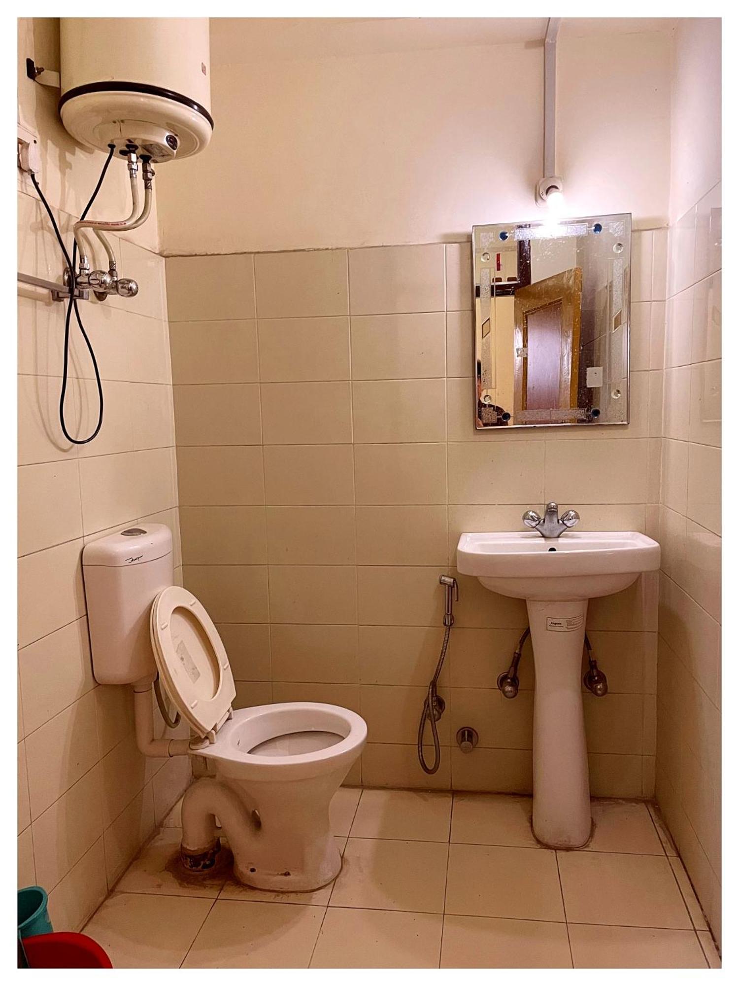 Hotel Premium Travellers # Inn Near Temple - Fully Air Conditioning Hotel - Hygiene And Spacious Room - A Top Rated Luxuary Hotel Merces Экстерьер фото