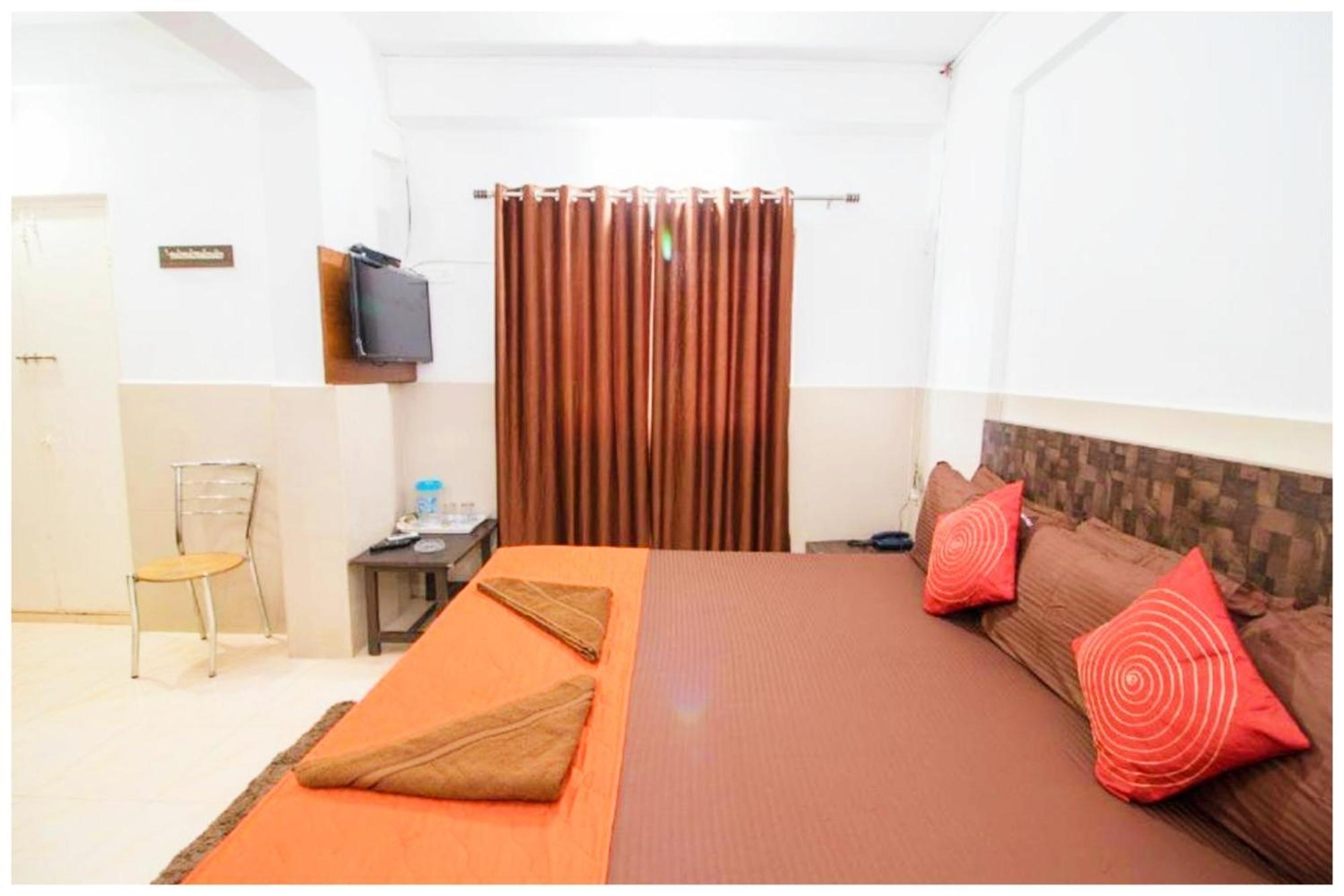 Hotel Premium Travellers # Inn Near Temple - Fully Air Conditioning Hotel - Hygiene And Spacious Room - A Top Rated Luxuary Hotel Merces Экстерьер фото