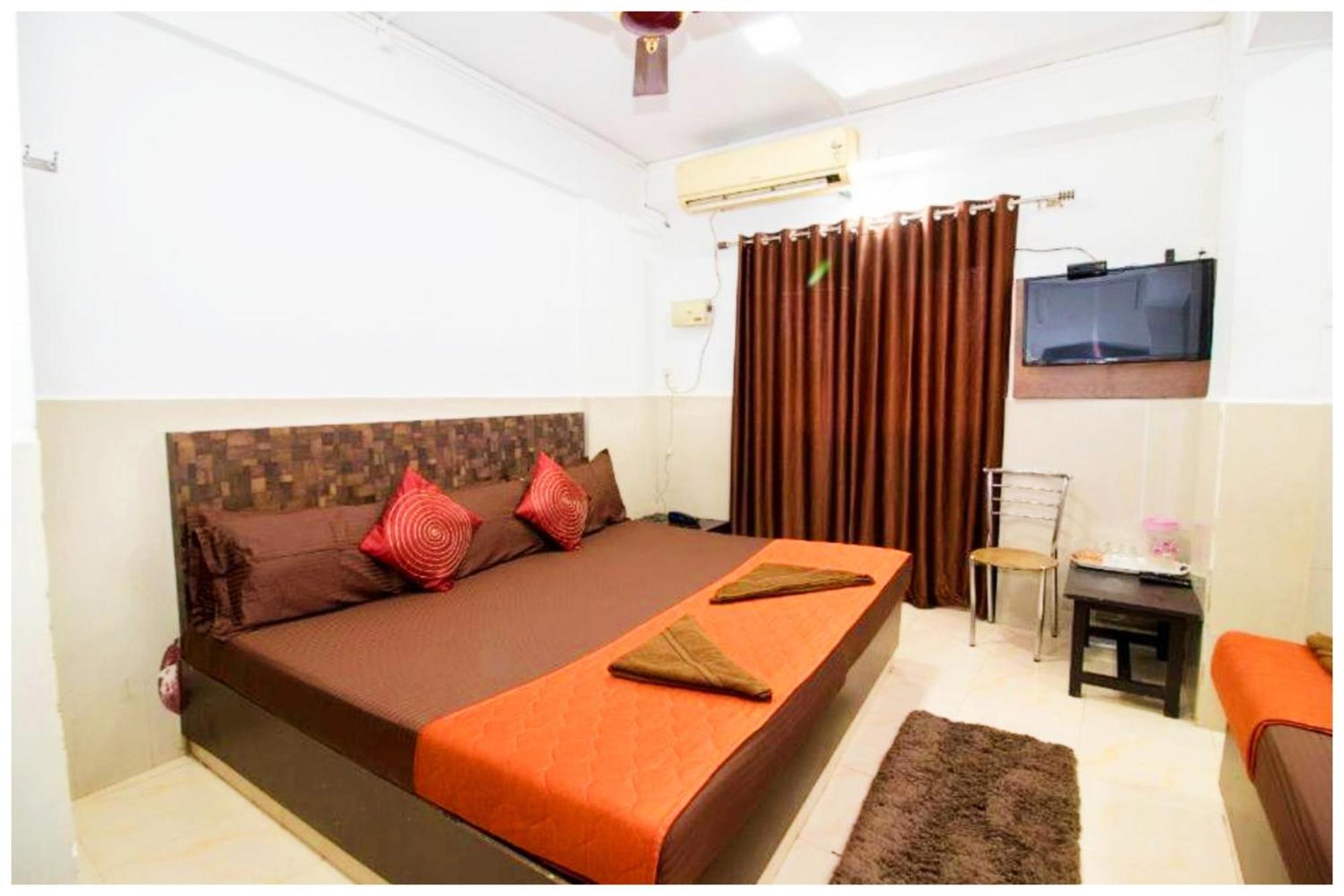 Hotel Premium Travellers # Inn Near Temple - Fully Air Conditioning Hotel - Hygiene And Spacious Room - A Top Rated Luxuary Hotel Merces Экстерьер фото